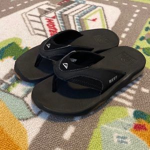 Boys black reef flip flops size 13/1